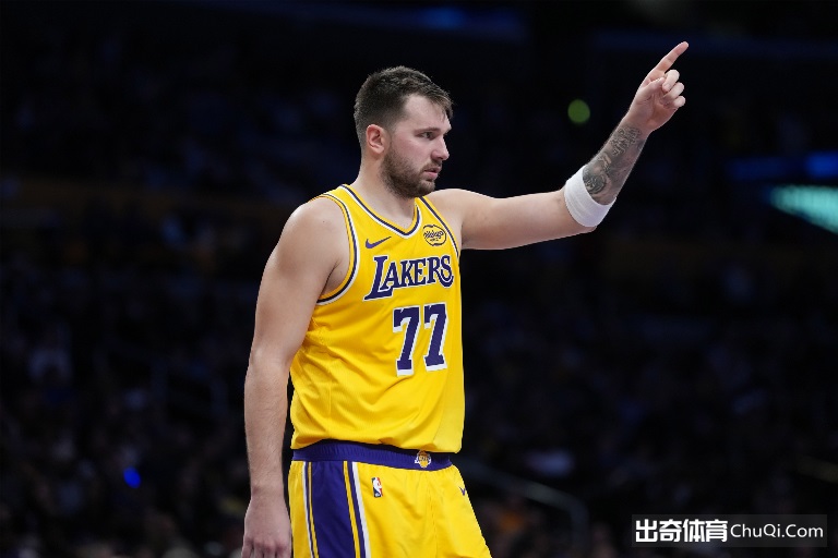 国足深夜对,决受赛事影,塞鸟错失良,开云体育,开云体育官网,开云体育app,开云体育平台,KAIYUN,SPORTS,kaiyun登录入口